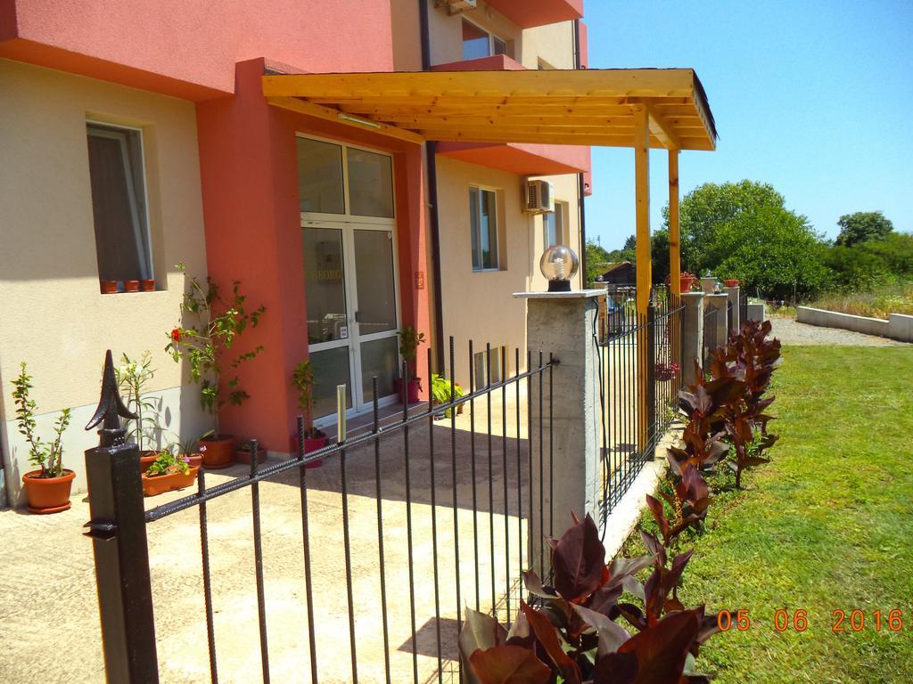 Sveti Georgi Guest House سوزوبول المظهر الخارجي الصورة